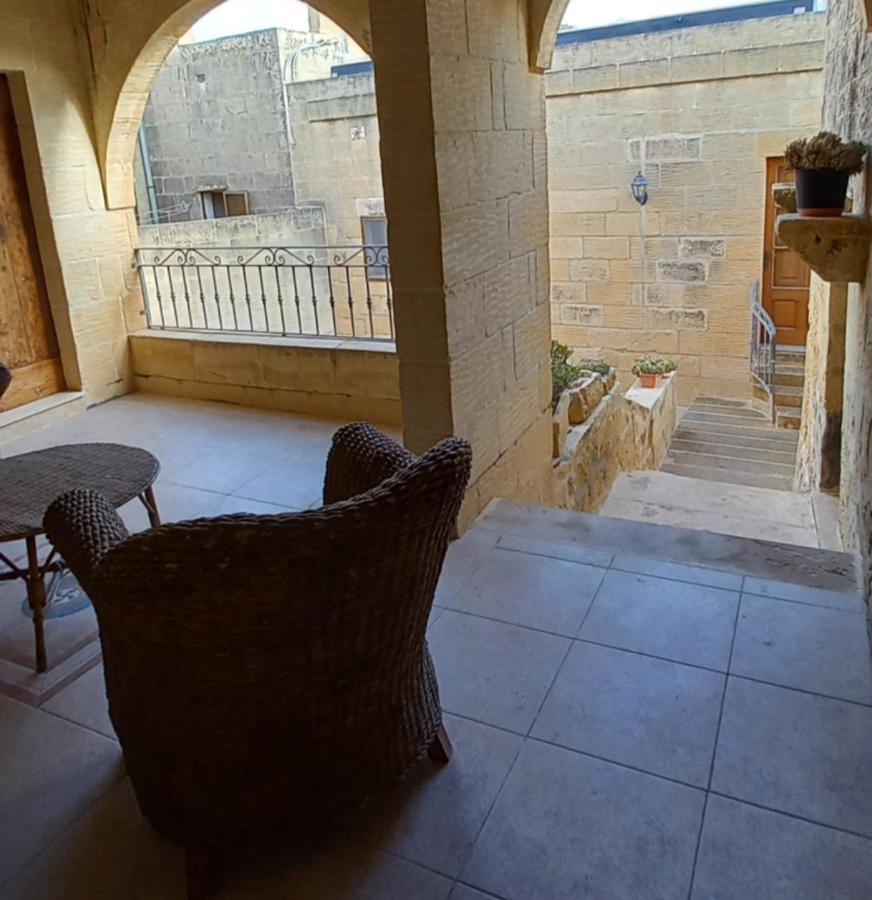 Ta Majsi Farmhouse With Indoor Heated Pool San Lawrenz Exteriör bild